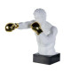 FIGURA BOXEADOR RESINA BLANCA BASE MARMOL GUANTES DORADOS