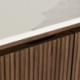 APARADOR 180x45x85 MADERA NATURAL/MARMOL BLANCO/METAL DORADO